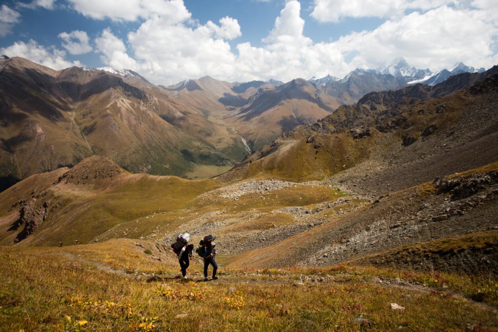 Climbing a pass from Ak-Suu Almaluu Valley to Altyn Arashan