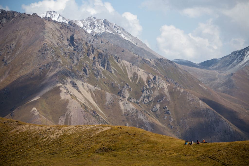 Climbing a pass from Ak Suu Valley to Altyn Arashan