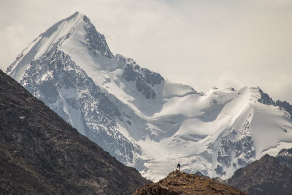 View at the pass between Boz Uchuk and Chong Jergez Valleys on the Ak Suu Transverse Trek