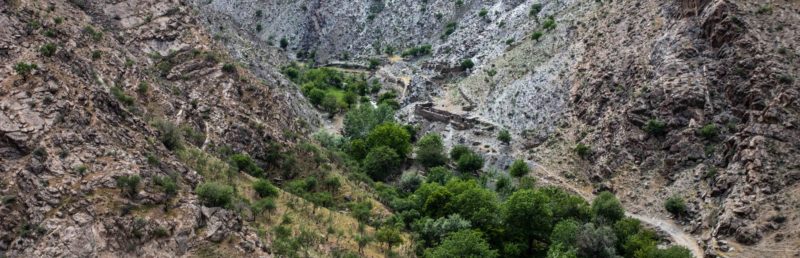 Dirt road into the Kadvan Valley