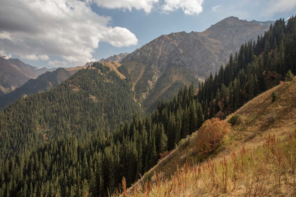 Trekking in the mountains of Naryn