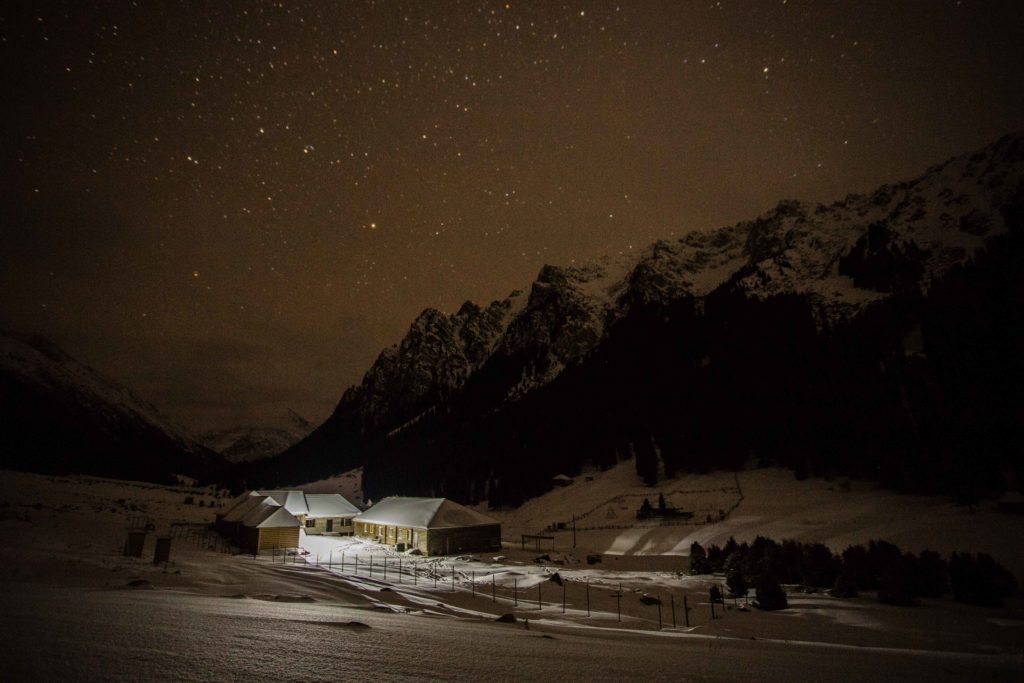 Altyn Arashan on a winter night