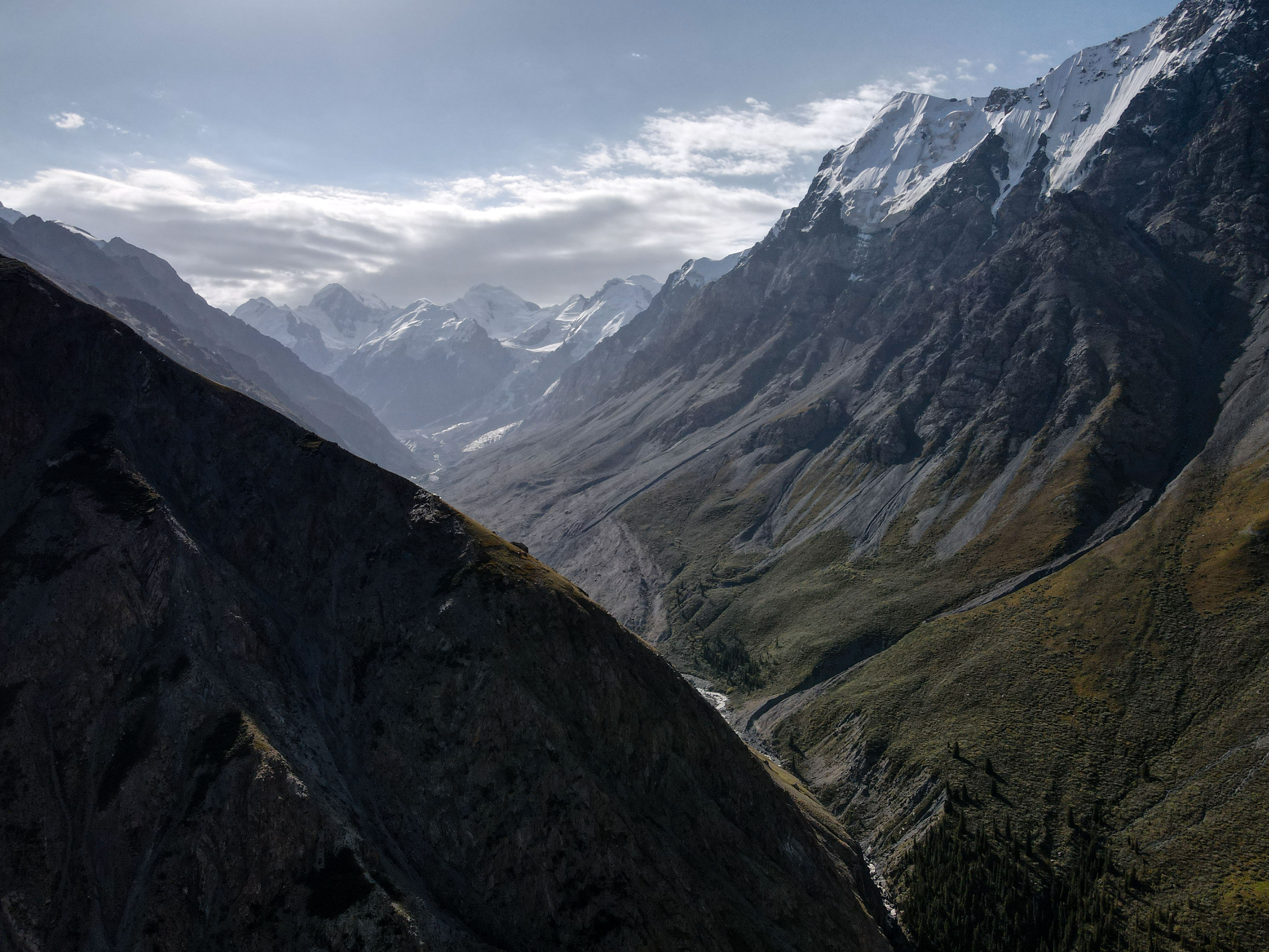 Kanjailoo Valley leading to Peak Nansen