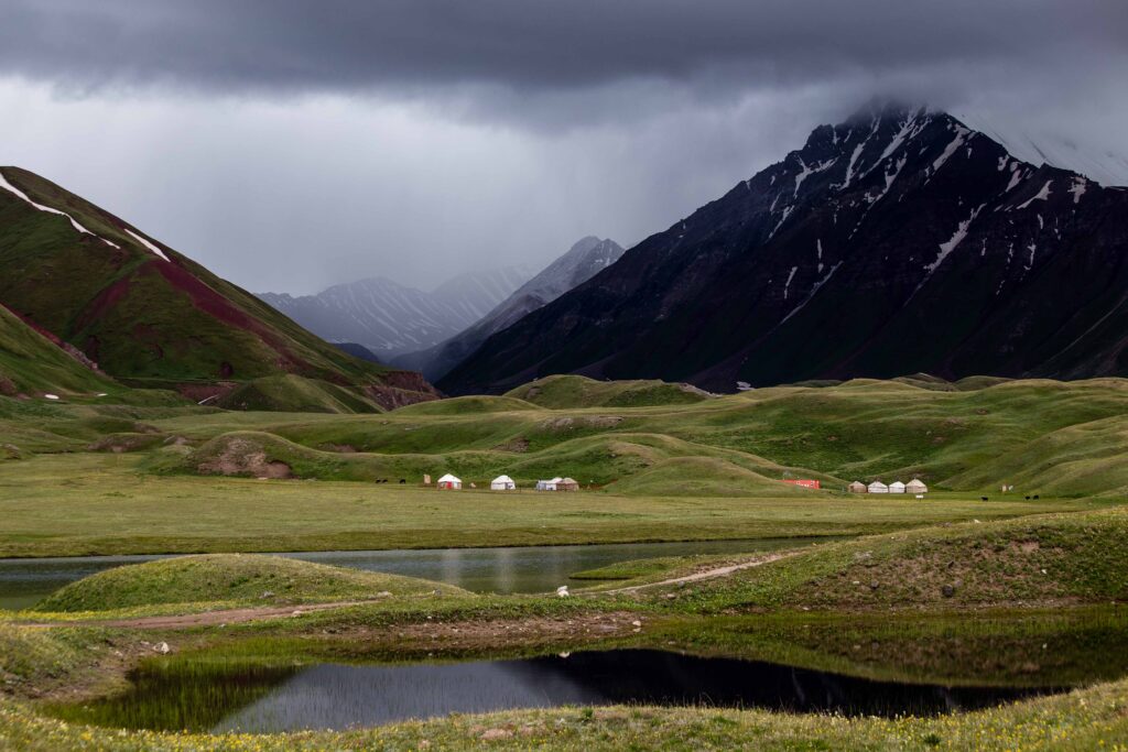 Tulpar-Köl Yurt Camps