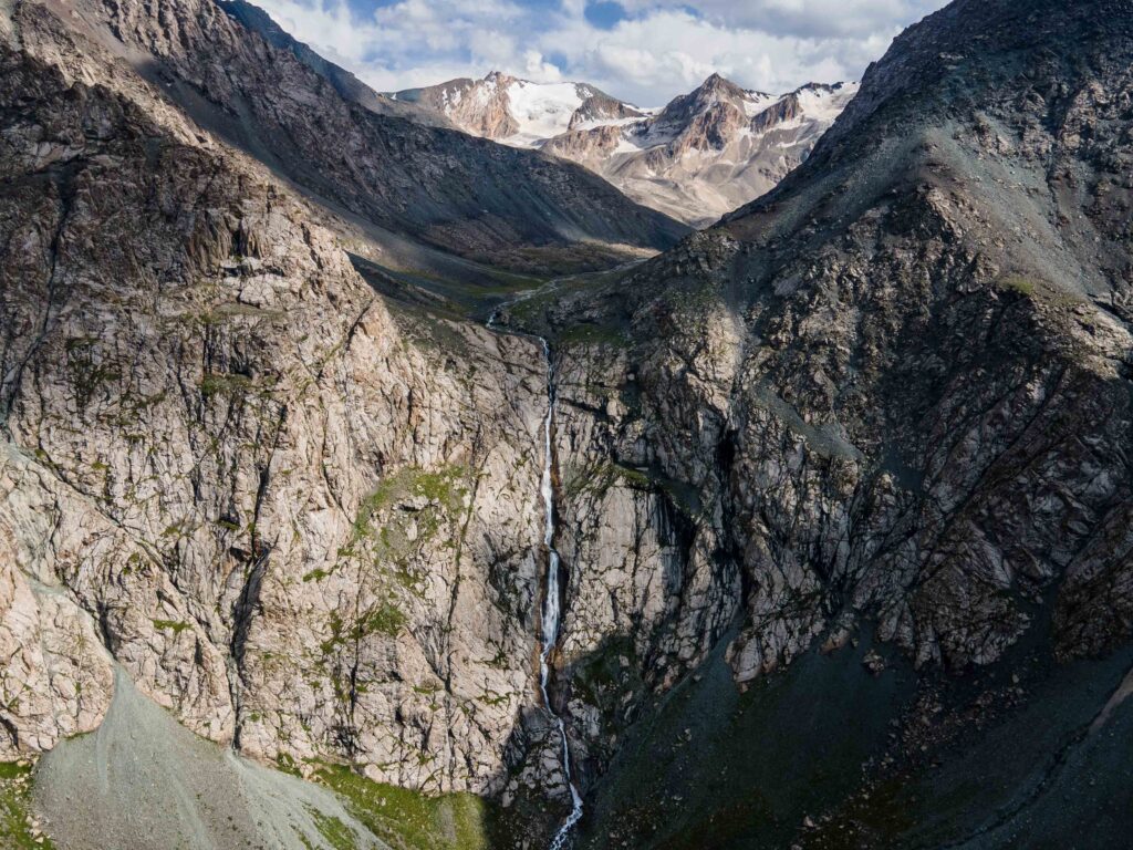 Shaar Waterfall from on high
